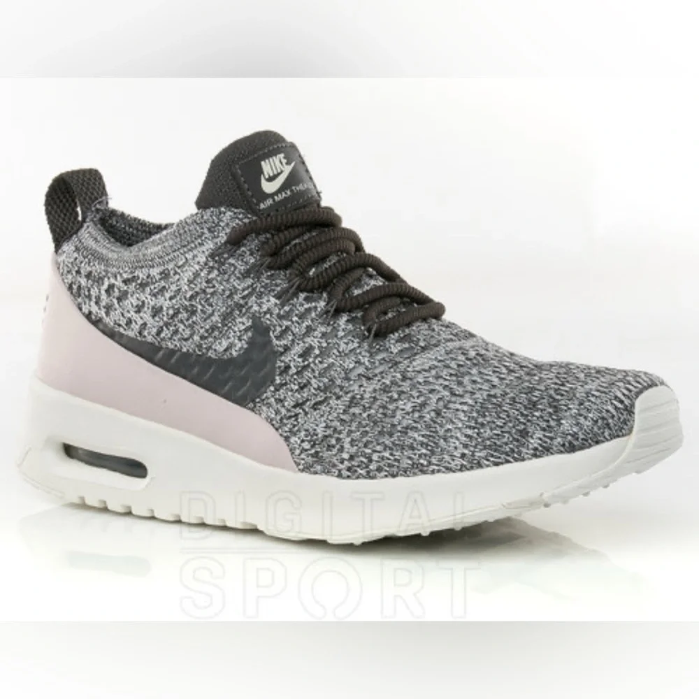 Nike Black and Gray Comfort Sneakers